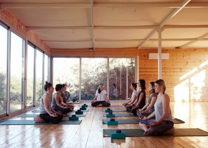 Okreblue-yoga-with-Sasy_-4